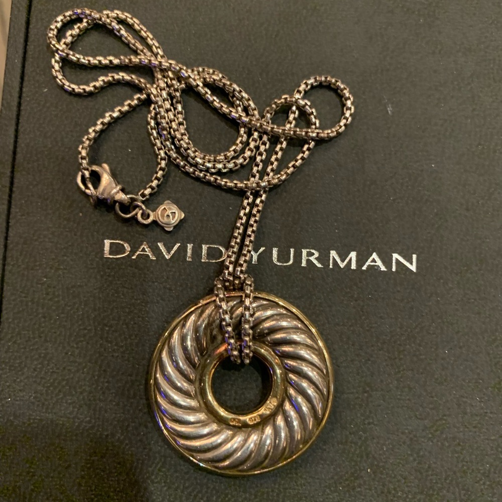 David Yurman necklace. Chain is 18” long. Bonus David Yuman free ornament!